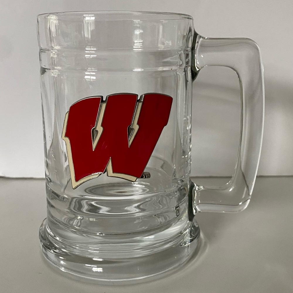 University Of Wisconsin Beer Stein Mug Clear Class Metal W Emblem EUC 5” College